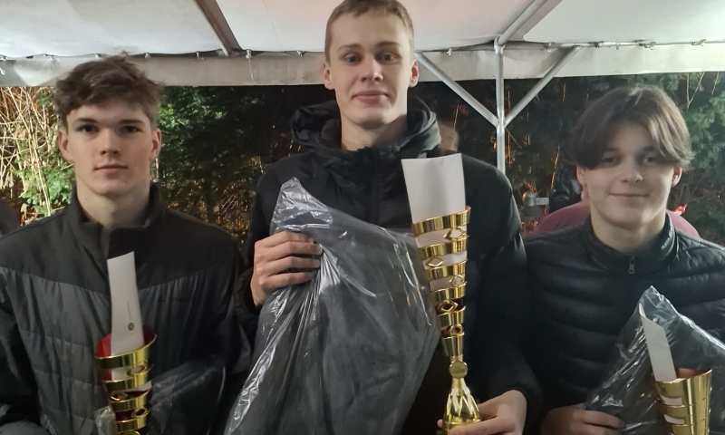 Alexej Sucker und Luise Werner gewinnen die Titel bei den Vereinsmeisterschaften des Celler Schwimm-Clubs